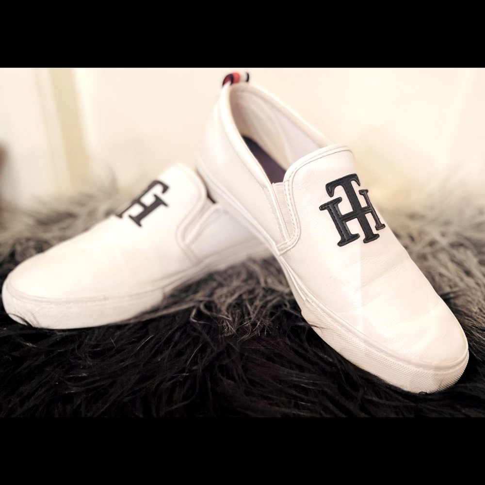 Tommy Hilfiger slip on mens Size 10M. Free Shipping